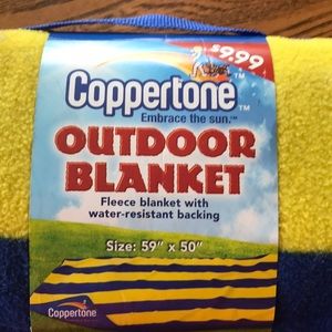 4/$20 Coppertone outdoor blanket
